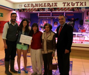 Foto entrega premio Deusto